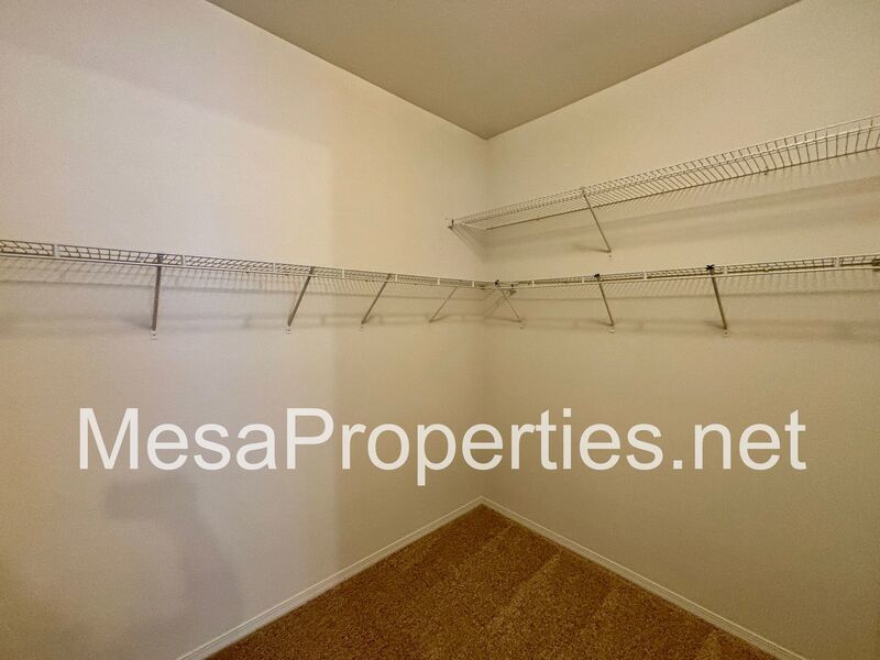 Must See! Beautiful 3 Bedroom/2.5 Bathroom Townhouse in Gated Community! property image