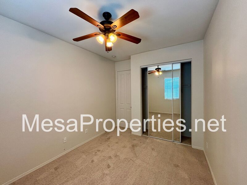Must See! Beautiful 3 Bedroom/2.5 Bathroom Townhouse in Gated Community! property image