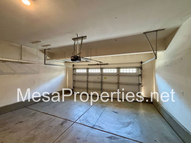 Must See! Beautiful 3 Bedroom/2.5 Bathroom Townhouse in Gated Community! property image