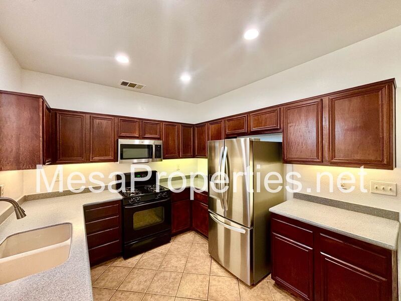 Spacious 4 Bedroom 2.5 Bath Home in Victorville property image