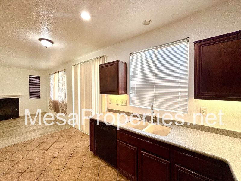 Spacious 4 Bedroom 2.5 Bath Home in Victorville property image
