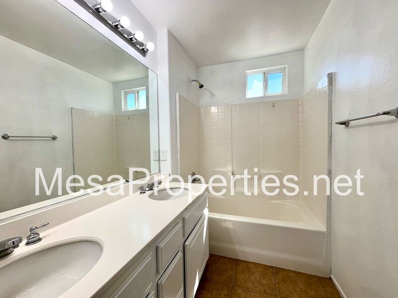 Spacious 4 Bedroom 2.5 Bath Home in Victorville property image