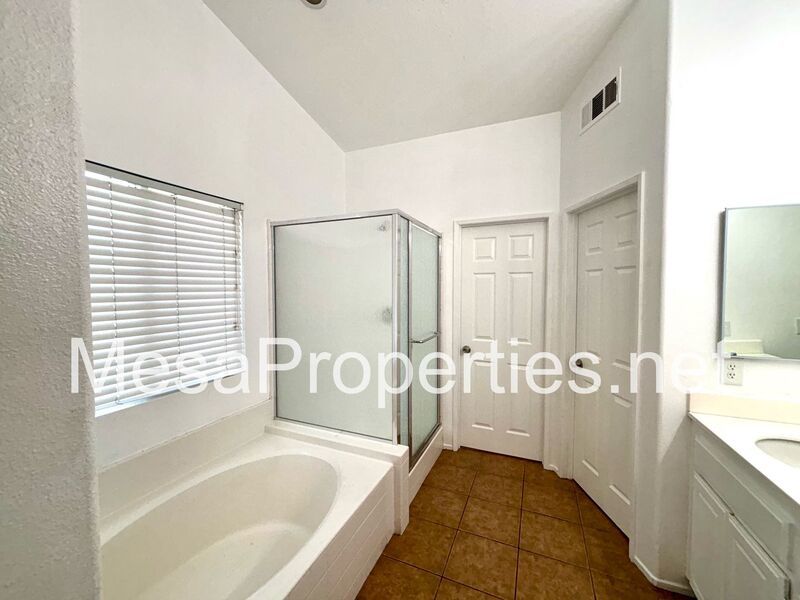 Spacious 4 Bedroom 2.5 Bath Home in Victorville property image