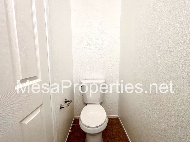 Spacious 4 Bedroom 2.5 Bath Home in Victorville property image