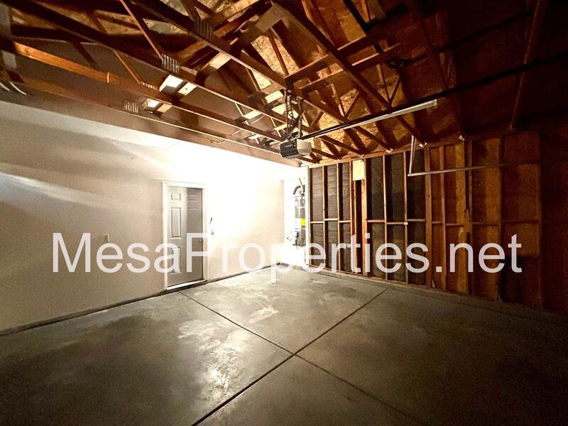 Spacious 4 Bedroom 2.5 Bath Home in Victorville property image