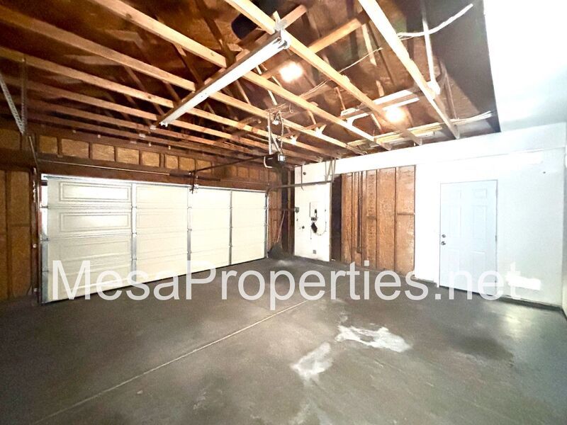 Spacious 4 Bedroom 2.5 Bath Home in Victorville property image