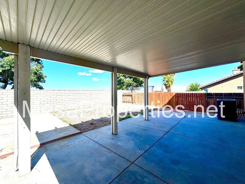 Spacious 4 Bedroom 2.5 Bath Home in Victorville property image
