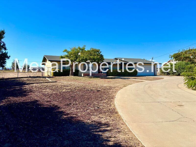Beautiful 3 Bed 2 Bath Home with Spacious Backyard in Hesperia! property image