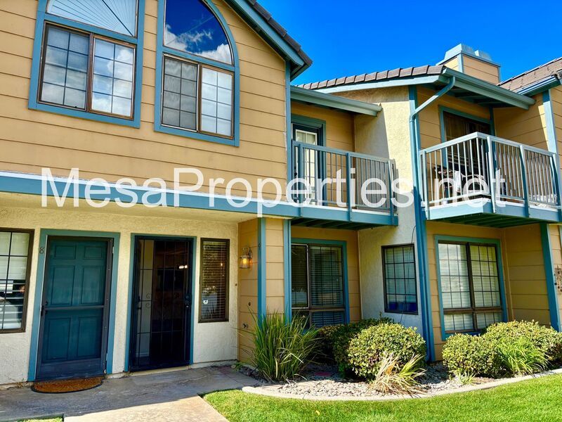 Beautiful 2 Bedroom 2.5 Bathroom Condo on the Lake! property image