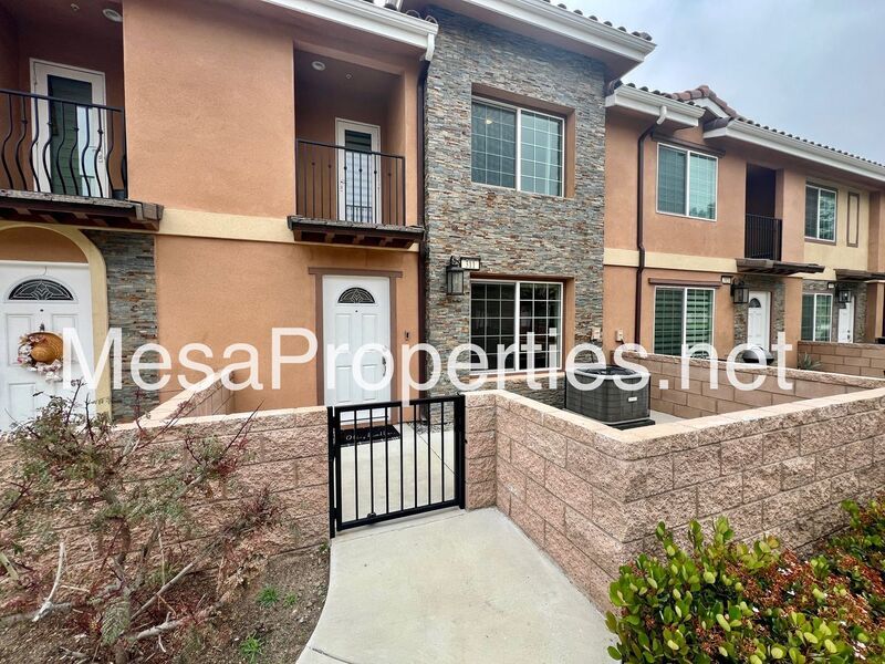 Must See 3bed/2.5ba located in a Gated Community in Fontana! property image