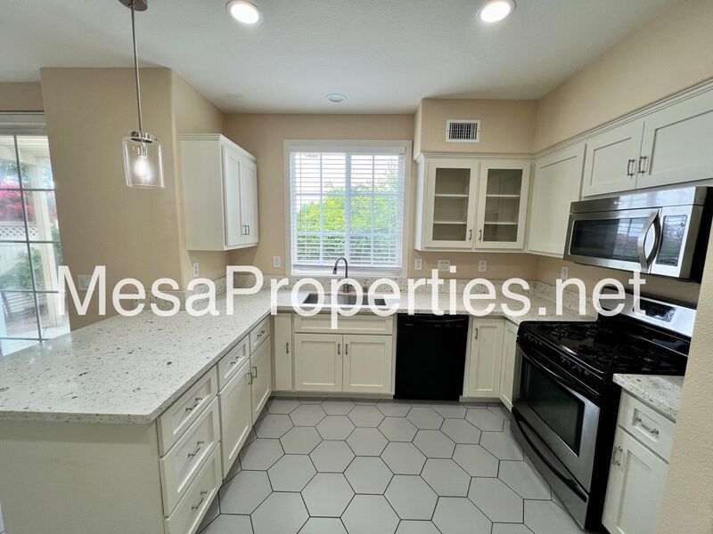 Beautiful 3 bed/2.25 ba Two Story House in Claremont! property image