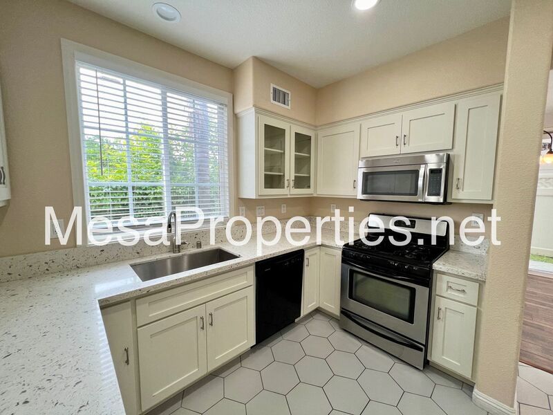 Beautiful 3 bed/2.25 ba Two Story House in Claremont! property image